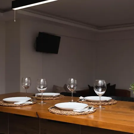 Near The Historical Elevator With A Sea View إزمير