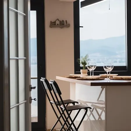 شقة Near The Historical Elevator With A Sea View إزمير