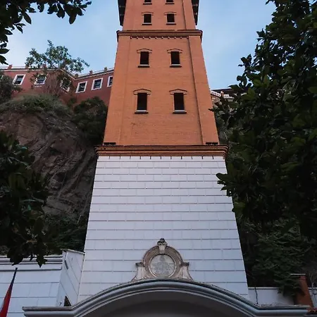 Near The Historical Elevator With A Sea View *